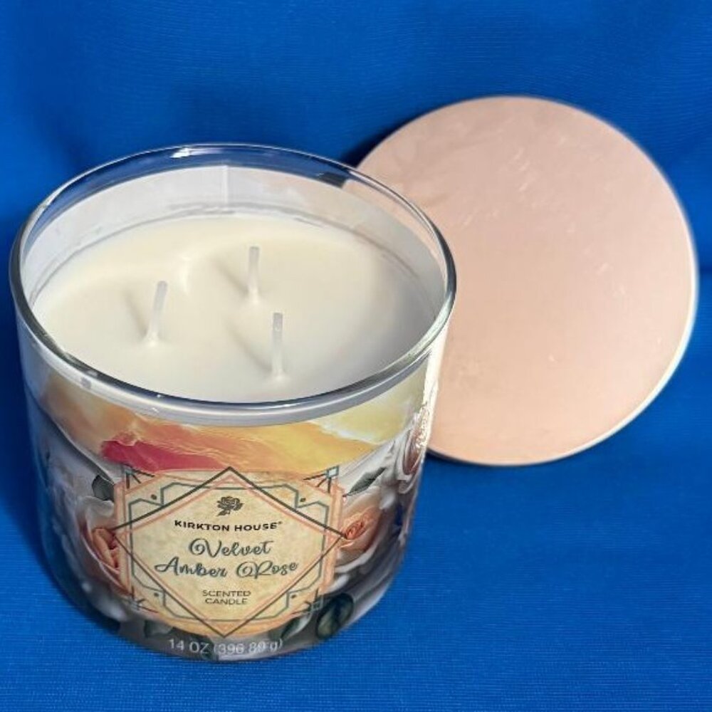 BRAND NEW ~ VELVET AMBER ROSE SCENTED CANDLE ~ 3 WICK ~ 14 OZ ~ SMELLS AMAZING!! - Picture 4 of 7